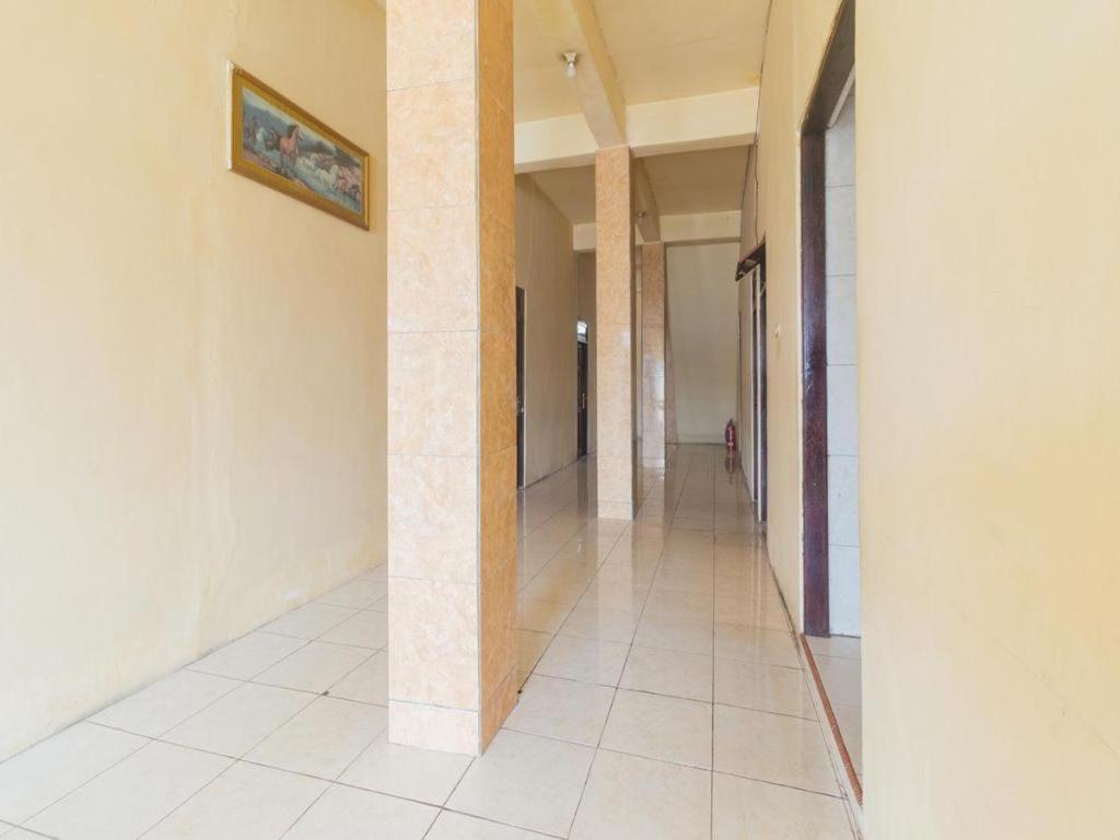 Oyo 2269 Hotel Astika Ambon Esterno foto