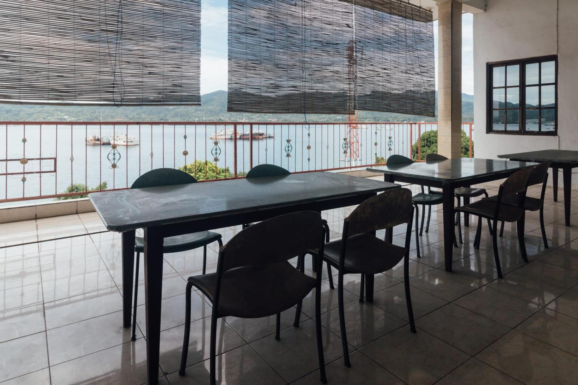 Oyo 2269 Hotel Astika Ambon Esterno foto